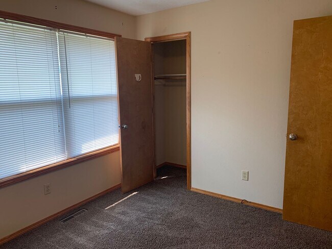 Foto del edificio - 3845 W Roxbury St