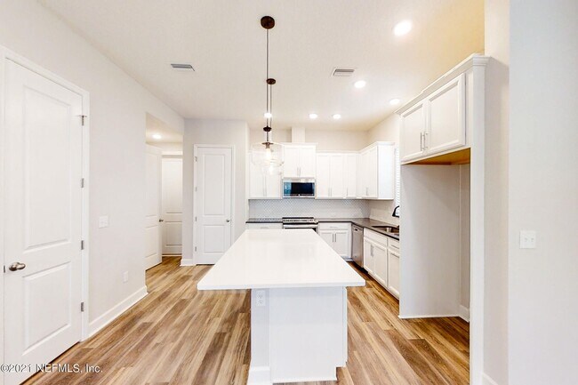 Foto del edificio - 11496 Fathom Ct