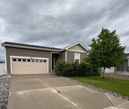 Building Photo - 5286 Carmon Dr