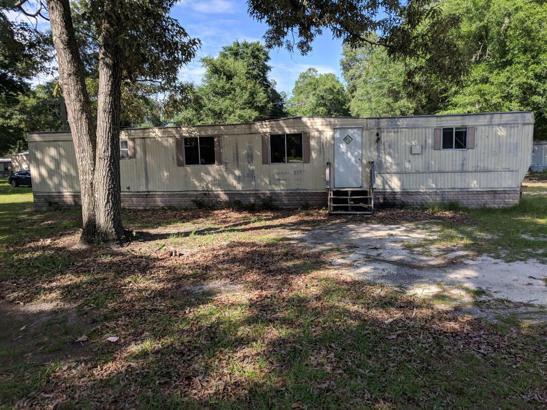 Primary Photo - Country Style Living - 123 Battlefield Dr