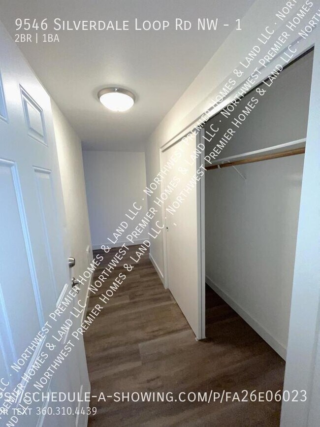 Foto del edificio - 9546 Silverdale Loop Rd NW