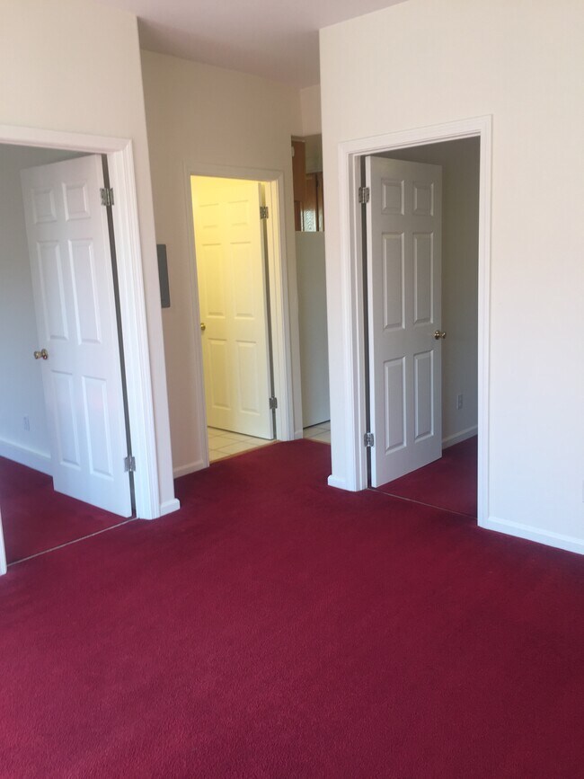 entry to kitchen and bathroom - 1274 45th Ave