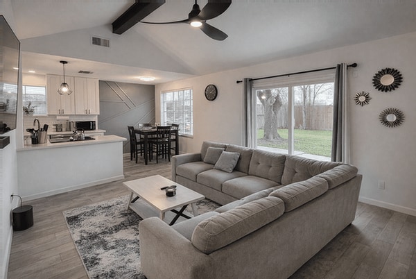 Building Photo - 10907 Sageriver Dr