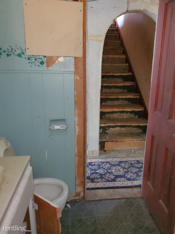 Building Photo - 5 br, 2 bath House - 406 E Parallel St