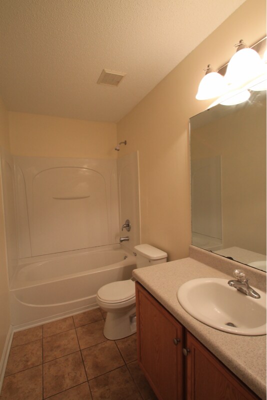 Building Photo - 222 S Herlong Ave