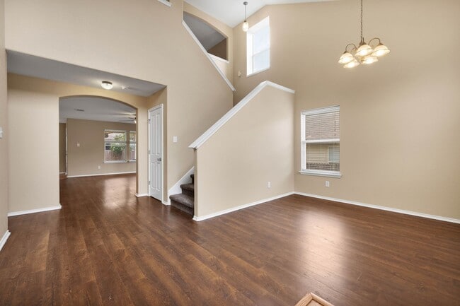Foto del edificio - Modern Elegance in Helotes on a Spacious C...