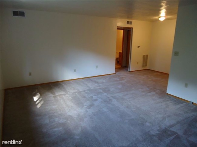 Building Photo - 511 Freeport Rd