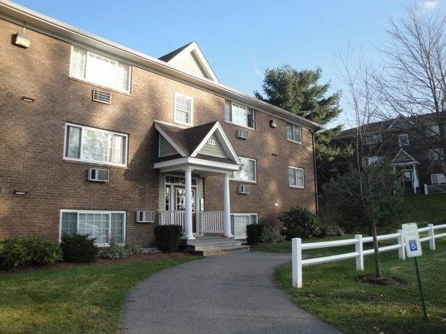 Foto del edificio - 3981 Brown Ave