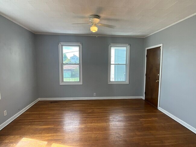 Building Photo - 82 Crapo St