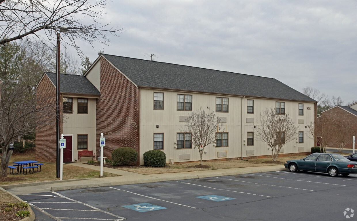 Foto principal - Baptist Village Apartments