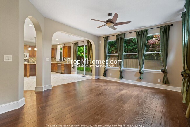 Building Photo - Four Bedroom Luxury Home in Tualatin - Tur...