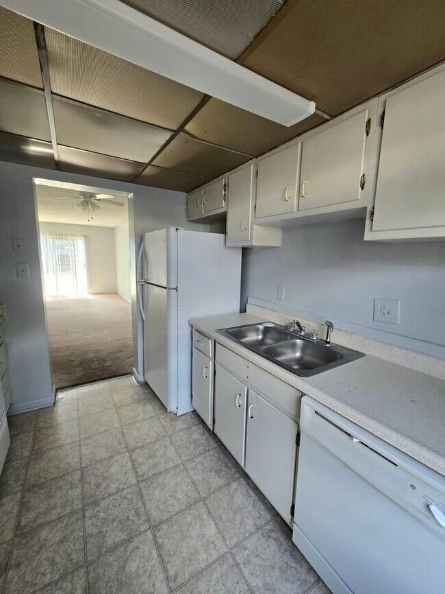 Foto del edificio - 2bedrooms 1.5 baths Townhome Available Now