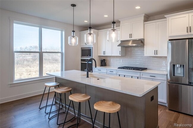 Building Photo - 5556 Hobart Ct