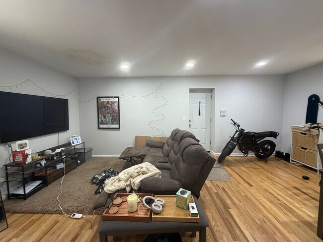 Foto del edificio - 959 N Wolcott Ave