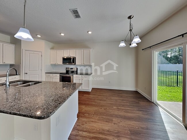 Building Photo - 3132 Creek Village Ln