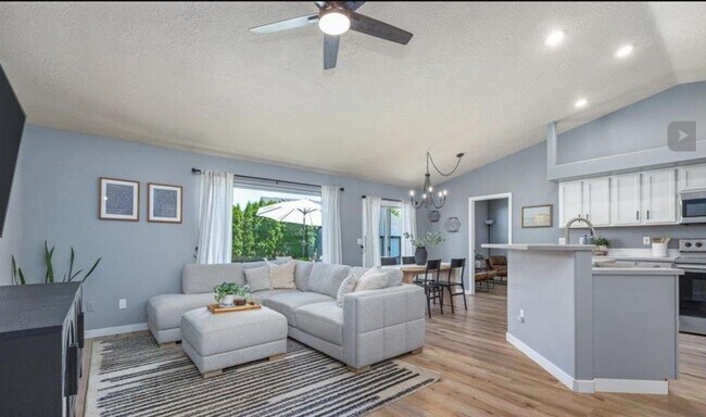 Building Photo - 4 Bedrooms • Single Level • Prime Meridian Location