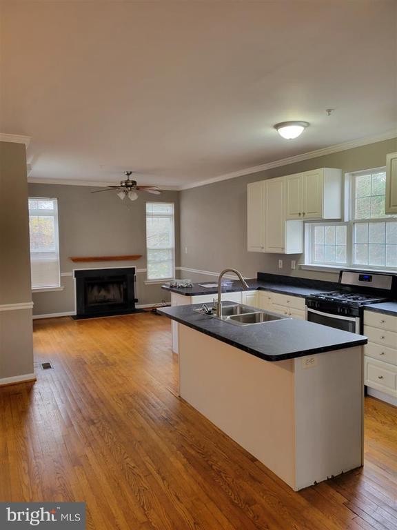 Foto del edificio - 3618 Bailey Pl