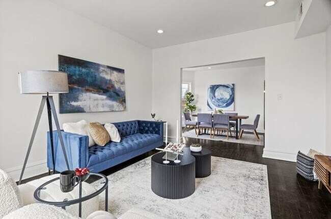 Foto del edificio - 3358 W Lexington St