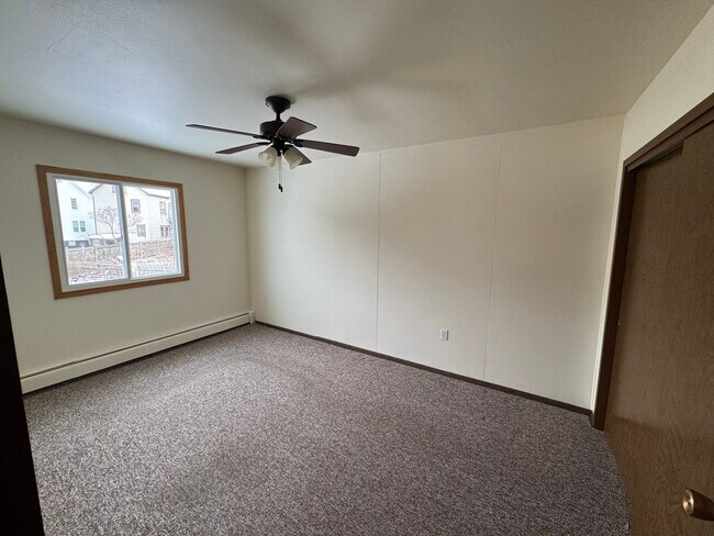 Dormitorio - Village Green West Apartments