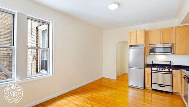 Foto del edificio - 117 W 13th St