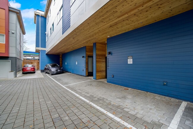 Building Photo - 12510 15th Ave NE