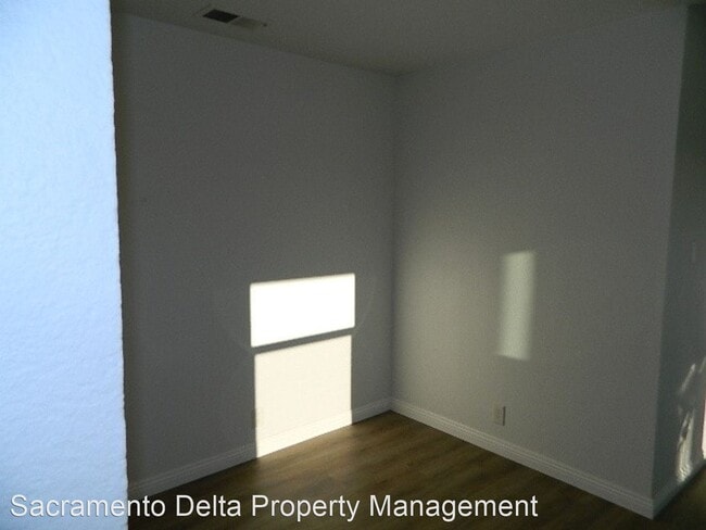Building Photo - 2 br, 2 bath House - 3 Brenham Ct.