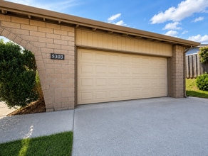 Building Photo - 5301 Bellflower Way
