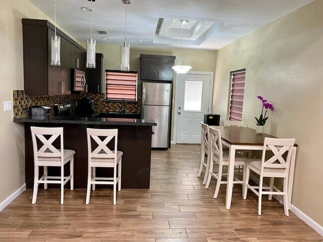 Beautiful kitchen - 3609 Hawthorne Ave