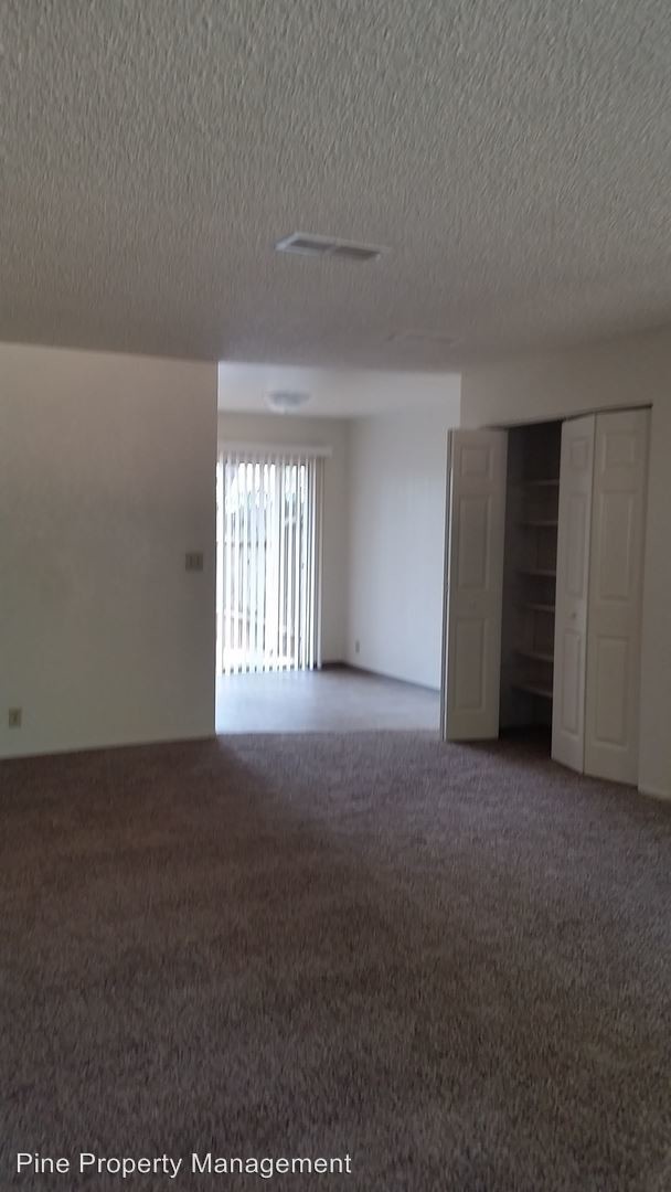 Building Photo - 2 br, 1 bath Apartment - 1505 Bramble Place