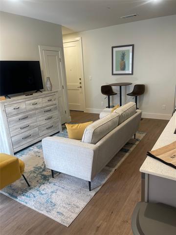 Foto del edificio - 5317 Reiger Ave