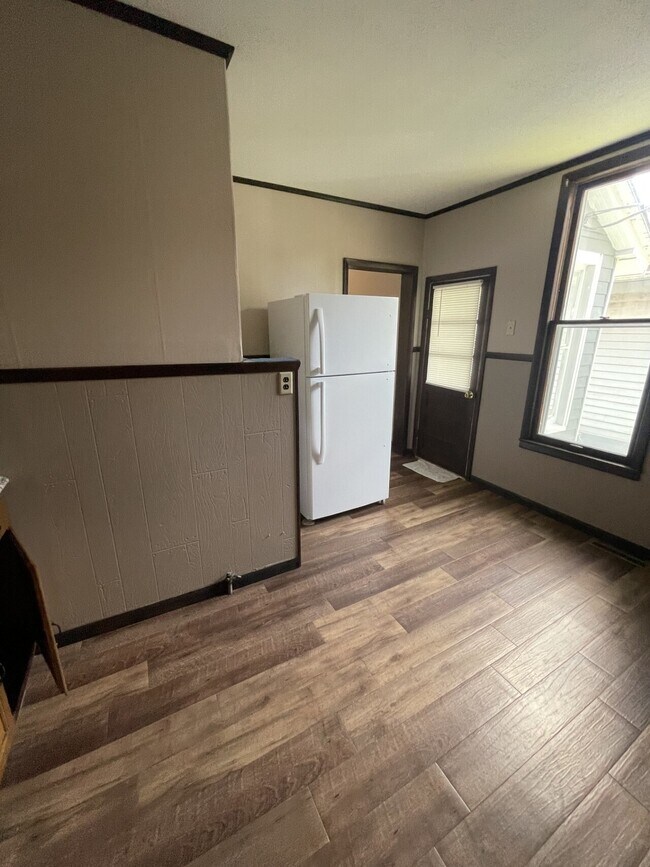 Foto del edificio - 3004 N 10th St (1/2 of a duplex)