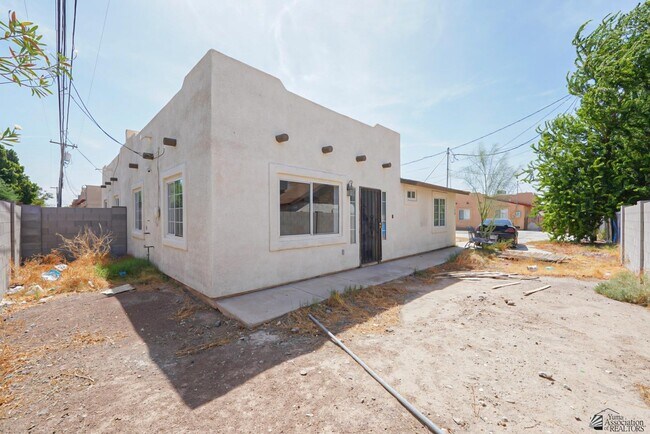 Foto del edificio - 943 S 37th Ave