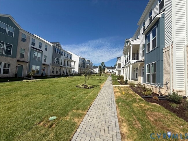 Building Photo - 15339 Sunray Aly