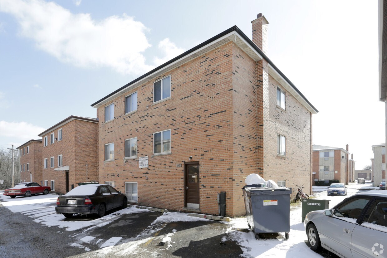 Foto del edificio - 9212 Sally Ln