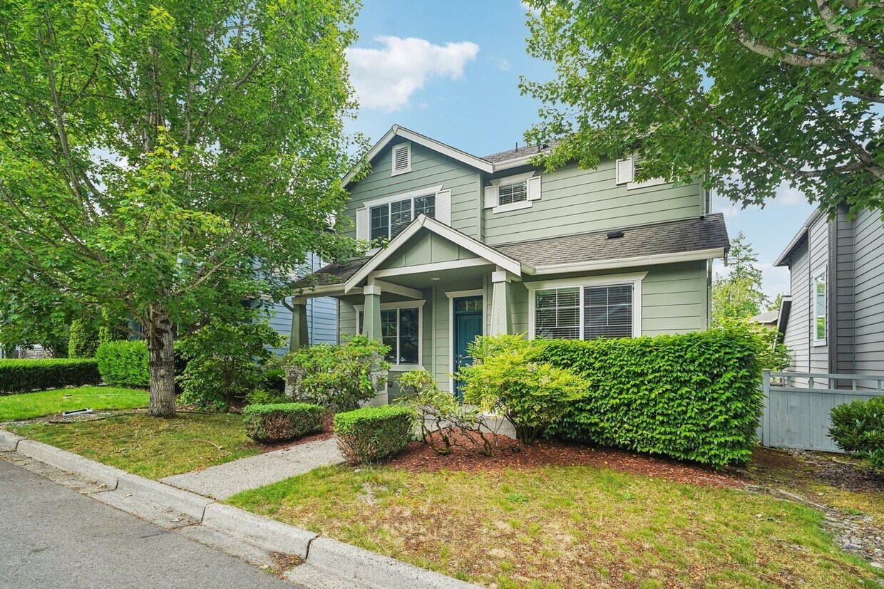 Foto principal - 4 bedroom - Woodside’s Premier Community