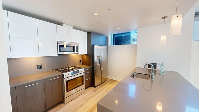 Interior Photo - 399 Fremont