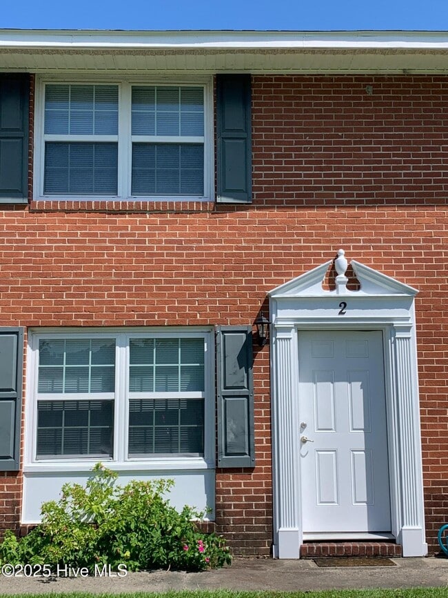 Building Photo - 311 Jones Ave