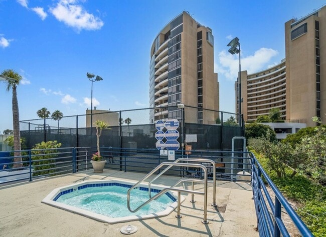 Building Photo - 4267 Marina City Dr
