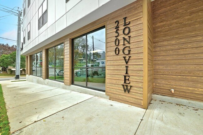Foto del edificio - 2500 Longview St