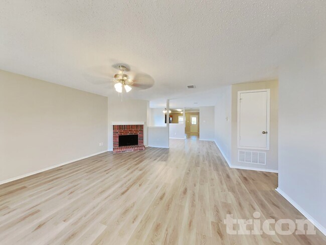 Foto del edificio - 2983 Celian Dr