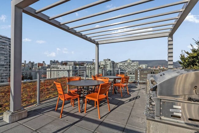 Photo du bâtiment - 180 E 2nd Ave