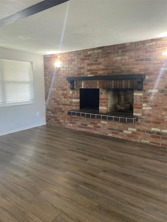 Foto del edificio - 3741 Kingsbury Dr