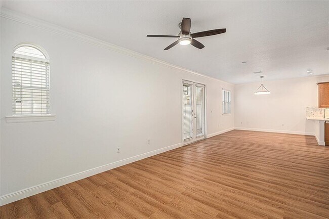 Foto del edificio - 111 S Melville Ave