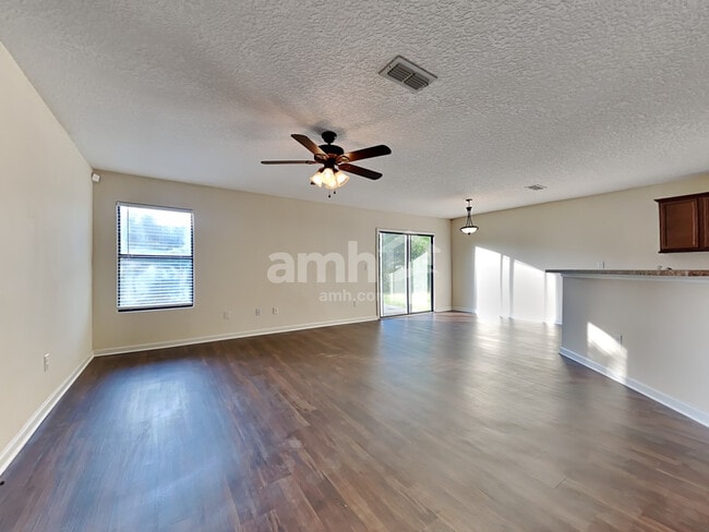 Building Photo - 9630 Mayville Dr E