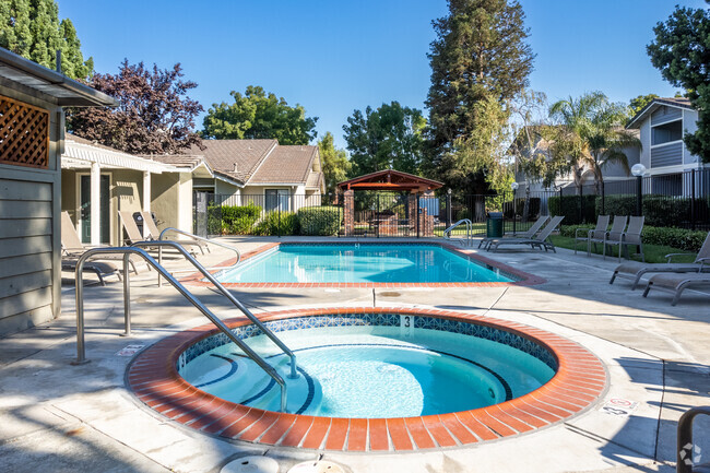 Building Photo - Westwinds Apartment Homes