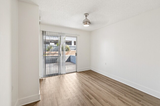 Building Photo - Oak Park Apartments
