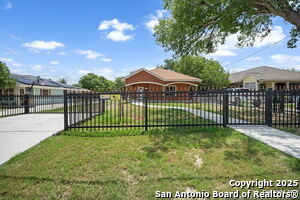 Foto principal - 9322 Clamp Ave