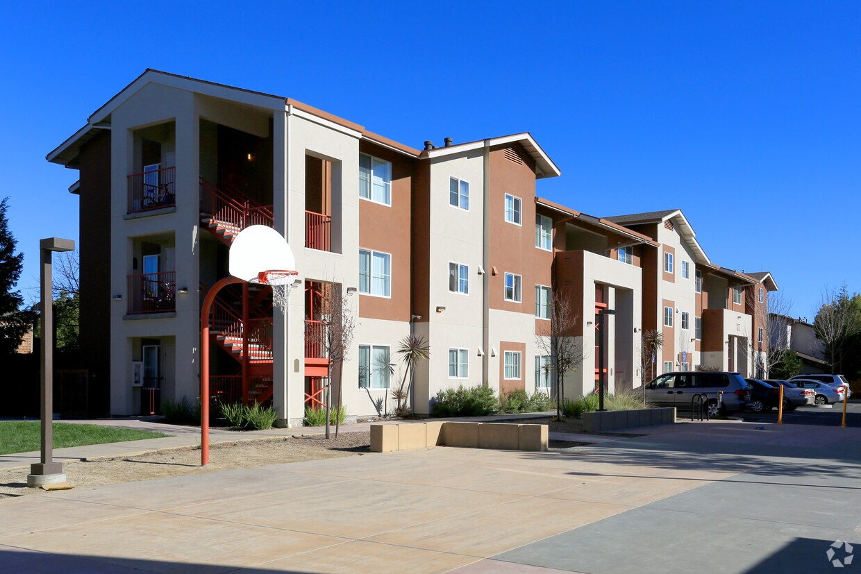 Foto principal - Rowan Court Apartments