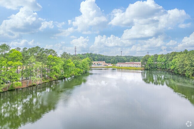 Building Photo - Grand Lake