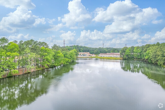 Building Photo - Grand Lake